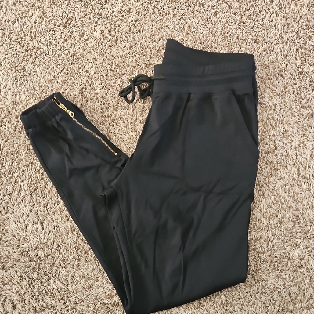 ZYIA Black Peak Zippered Joggers